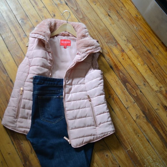 Warm sleeveless jacket Guess vest Pink pretty and soft perfect for colder days. - Picture 2 of 6